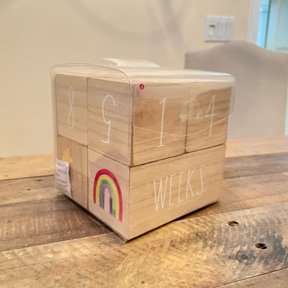 Rae Dunn Other - Rae Dunn brown wooden block baby milestone calendar